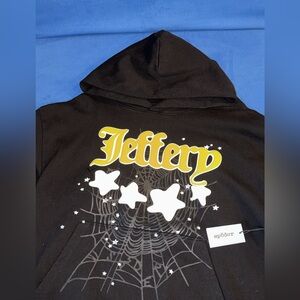 SP5DER HOODIE

FREE JEFFEREY DROP!! 

*PURCHASED THROUGH KINGSPIDER.CO*